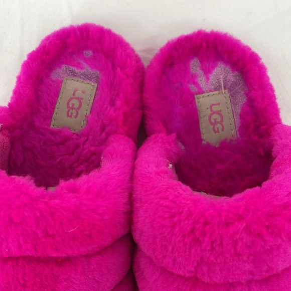 UGG GIRLS SIZE 3 Fuzzy Pink Slippers - Picture 4 of 7